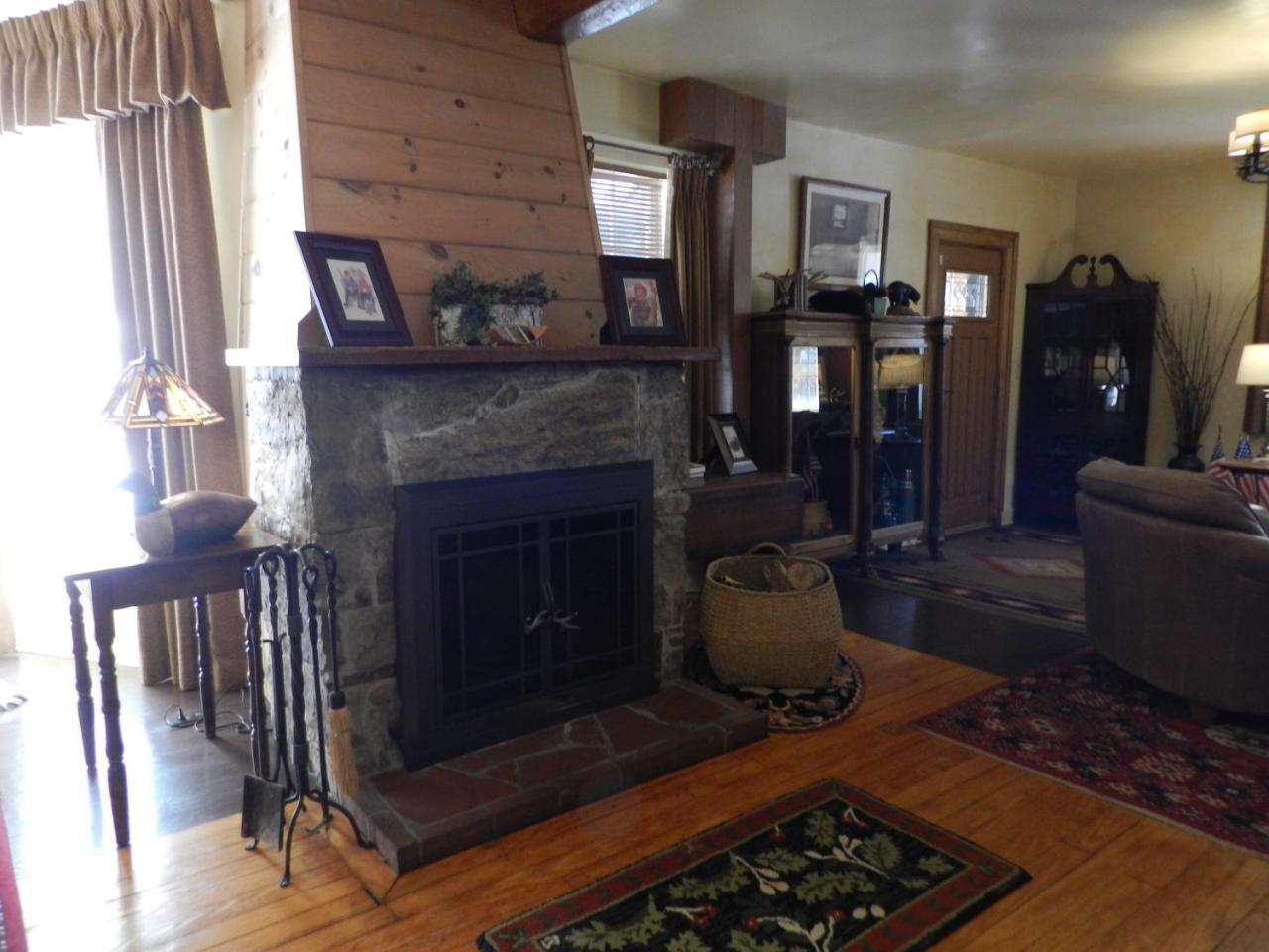 Waybury Inn *