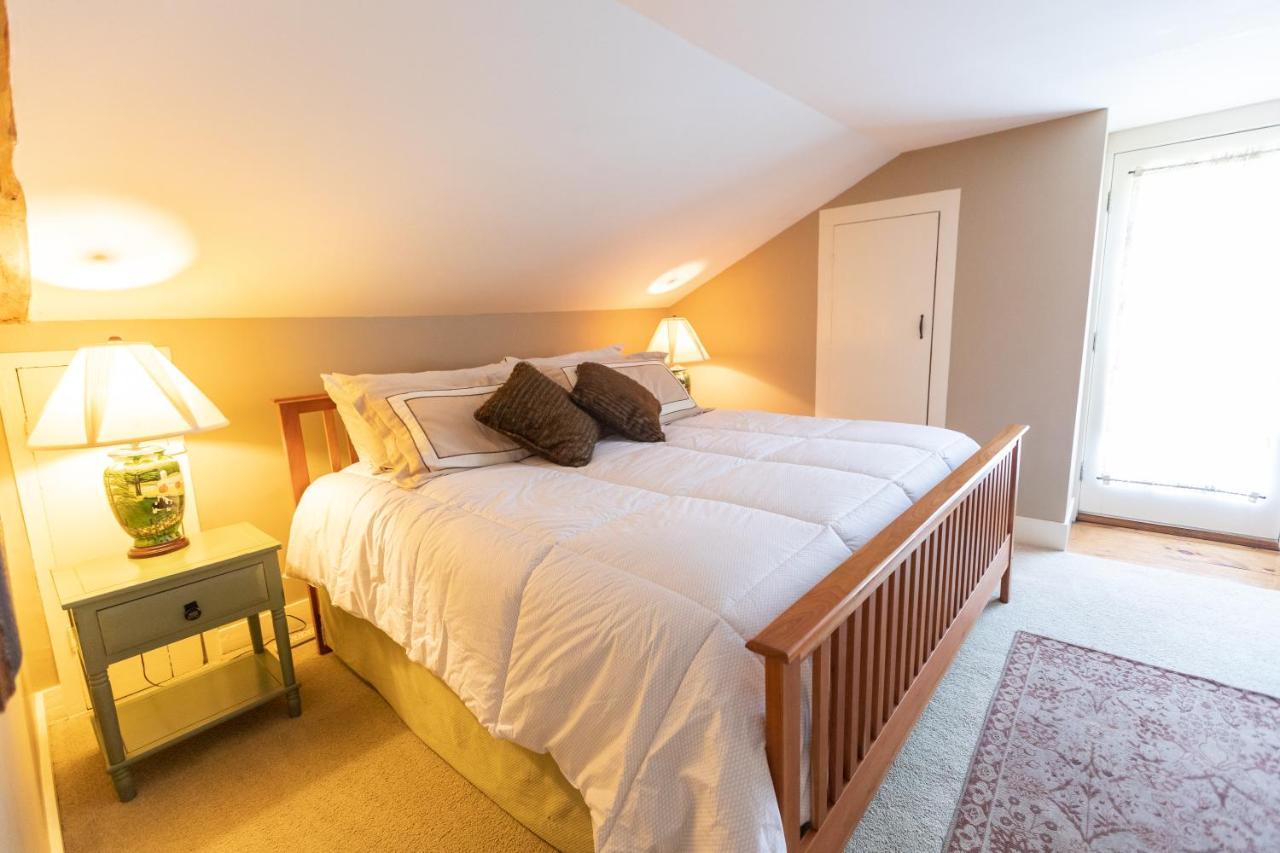 Waybury Inn *