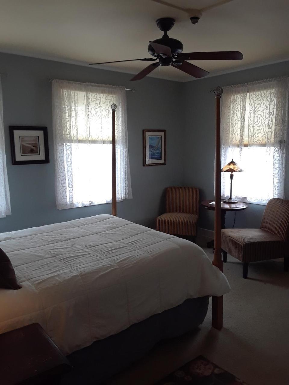 Waybury Inn *